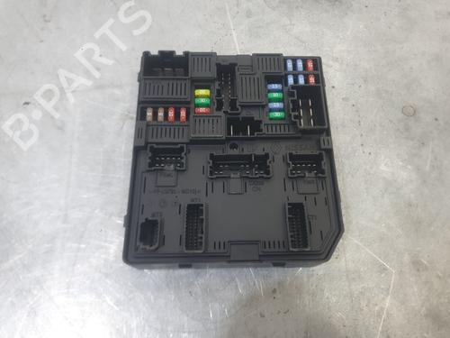 Used Fuse box Fuse box 37216793 37216793