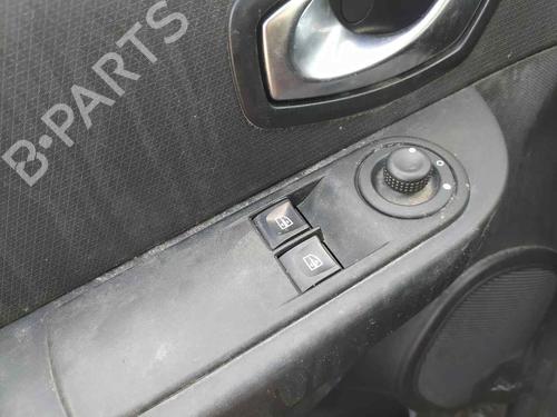 Used Left front window switch RENAULT CLIO IV (BH_) [2012-2021]  24176231