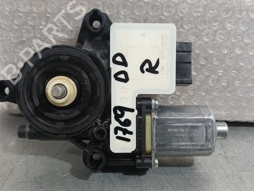 Used Right front window motor Right front window motor VW POLO VI (AW1, BZ1, AE1) 1.0 TSI (95 hp) 36499162 36499162