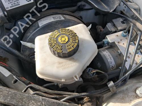 brake-master-cylinder-bmw-1-f20-2011-2012-2013-2014-2015-2016-2017-2018-2019-39563918 main image