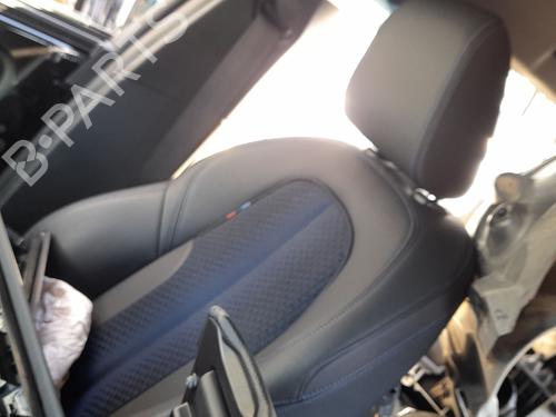 Sæde højre fortil Sæde højre fortil BMW 1 (F40) 118 d (150 hp) 35802995 35802995