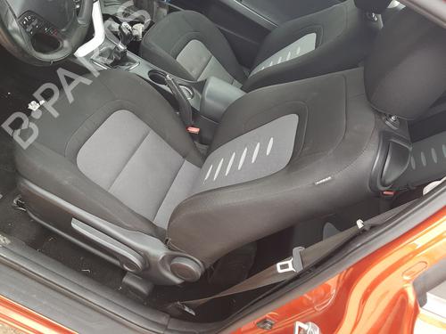 Fahrersitz für KIA CEE'D (JD) 1.6 CRDi 110 (110 hp) 30358797