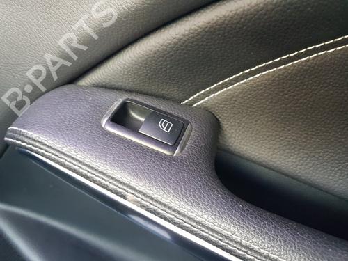 Used Right front window switch MERCEDES-BENZ GLA-CLASS (X156) GLA 200 (156.943) (156 hp) 13540643