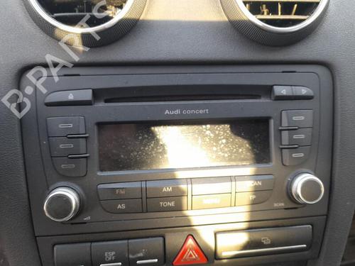 Radio AUDI A3 (8P1) 2.0 TDI 16V (140 hp) 30005619