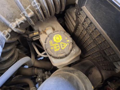 brake-master-cylinder-dacia-sandero-ii-2012-38302774 main image