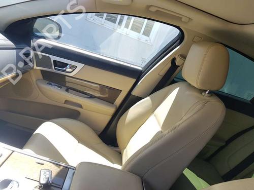 Right front seat JAGUAR XF I (X250) 2.2 D (200 hp) 17607580