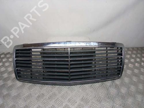 Used Grille MERCEDES-BENZ C-CLASS (W202) [1993-2000]  19450522