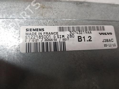 Engine control unit (ECU) VOLVO S40 II (544) | BP30058124M57