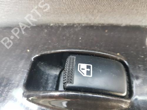 Used Right rear window switch KIA SORENTO I (JC) 2.5 CRDi (170 hp) 15278859