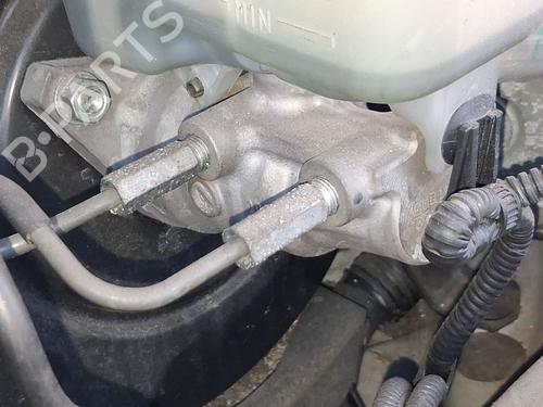 brake-master-cylinder-lexus-is-ii-_e2_-2005-2006-2007-2008-2009-2010-2011-2012-2013-37800496 main image