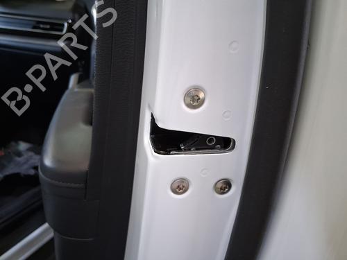 Vergrendeling rechts voor Vergrendeling rechts voor KIA SPORTAGE V (NQ5) 1.6 T-GDI MHEV (160 hp) 37513657 37513657