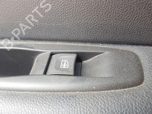 Fensterheberschalter links hinten für RENAULT CAPTUR I (J5_, H5_) 1.2 TCe 120 (120 hp) 29307924