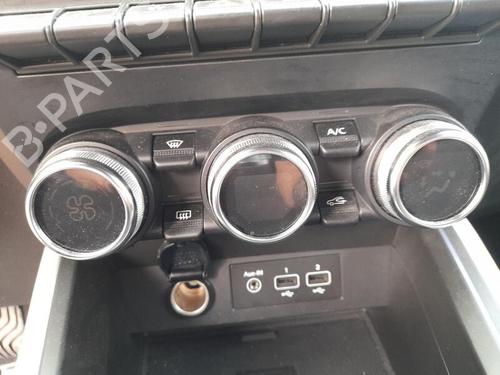 Airco bedieningspaneel RENAULT CLIO V (B7_) 1.0 TCe 90 (B7MT) (91 hp) 28380314