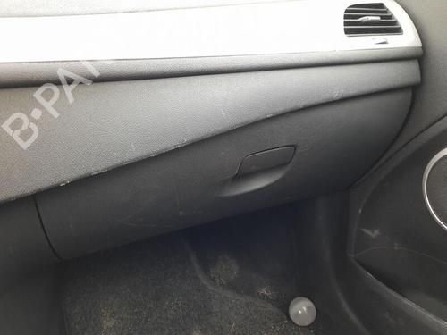 Used Glove box RENAULT MEGANE III Grandtour (KZ0/1) 1.5 dCi (KZ1M, KZ1W, KZ0R) (106 hp) 28418304