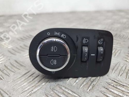 Used Headlight switch OPEL CORSA E (X15) [2014-2025]  9645895
