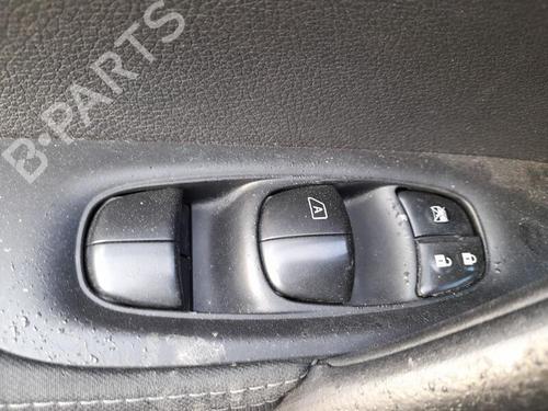 Used Left front window switch NISSAN QASHQAI II SUV (J11, J11_) 1.2 DIG-T (115 hp) 28193354