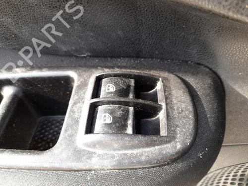 Interrupteur de vitre avant gauche FIAT 500L (351_, 352_) 1.4 (199LYB1B) (95 hp) 29852383