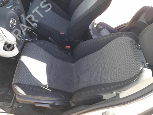 Used Left front seat TOYOTA YARIS (_P13_) 1.5 Hybrid (NHP130_, NHP130) (101 hp) 26395884