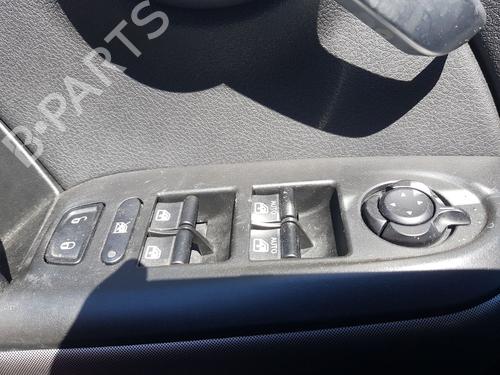 left-front-window-switch-fiat-500x-334_-2014-33467823 main image