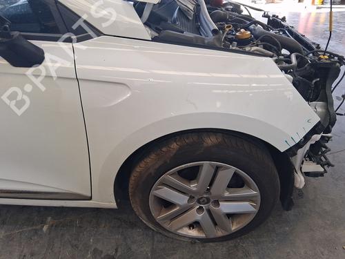 right-front-fenders-renault-clio-v-b7_-2019-38270531 main image