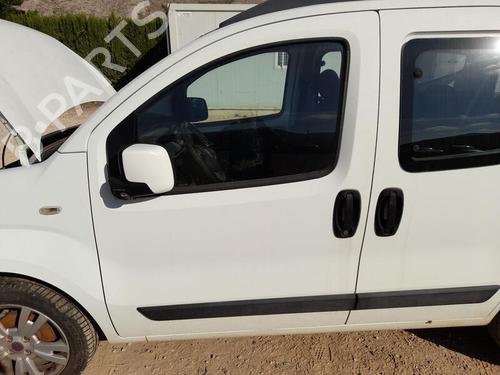 Used Left front door FIAT QUBO (225_) 1.3 D Multijet (225CXB1A, 225AXB1A, 225CXB11, 225AXB11,... (75 hp) 29400011