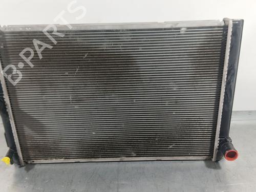 Used Water radiator Water radiator 30710613 30710613