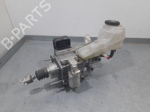 master-brake-toyota-corolla-hatchback-_e21_-_ea1_-_eh1_-18-hybrid-zwe211-zwe219-2018-22637413 main image