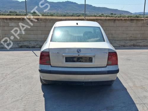 Right headlight VW PASSAT B5 (3B2) 1.9 TDI | BP39448622C29 - Image 10