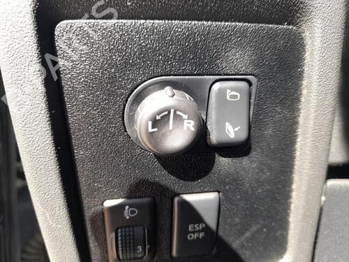 Used Mirror switch NISSAN QASHQAI I (J10, NJ10) 2.0 All-wheel Drive (141 hp) 26220466