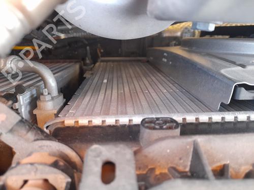 Used Water radiator PEUGEOT 2008 II (UD_, US_, UY_, UJ_, UR_, UC_) 1.2 PureTech 130 (USHNS, URHNS) (130 hp) 30515643