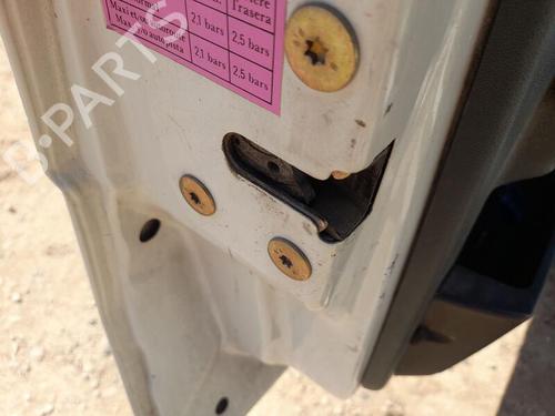 Used Front left lock RENAULT RAPID Box Body/MPV (F40_, G40_) [1985-2001]  29020356