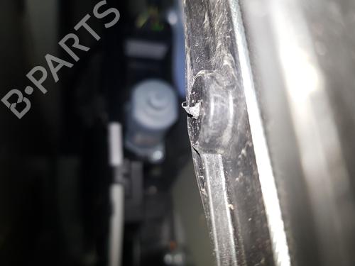 Used Front right window mechanism Front right window mechanism OPEL CORSA F (P2JO) 1.2 (68) (101 hp) 33622357 33622357