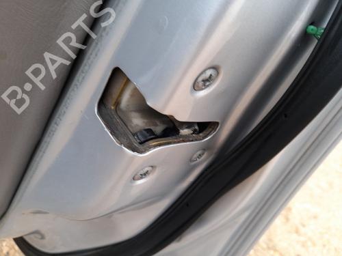 Used Front right lock NISSAN PRIMERA Hatchback (P11) 2.0 TD (90 hp) 31014942