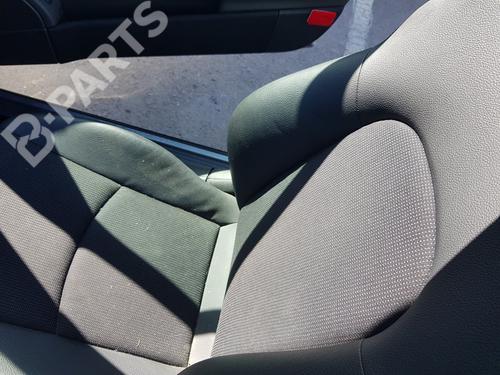 Used Right front seat MERCEDES-BENZ CLC-CLASS (CL203) CLC 200 CDI (203.707) (122 hp) 10510557
