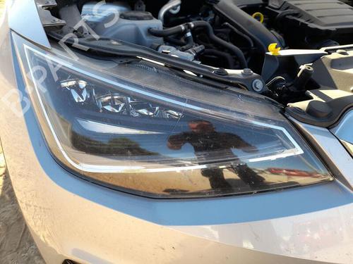 Used Right headlight SEAT ARONA (KJ7, KJP) 1.0 TGi (90 hp) 27659901