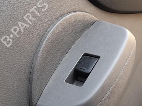 right-front-window-switch-nissan-nv200-van-2010-29884912 main image