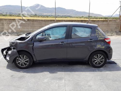 Brugte TOYOTA YARIS (_P13_) 1.5 Hybrid (NHP130_, NHP130) 4790157