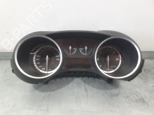 Used Instrument cluster Instrument cluster 38096069 38096069