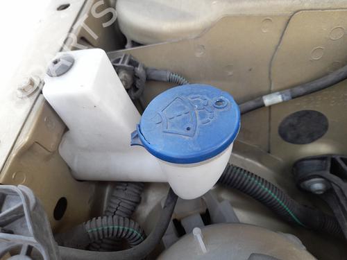 Used Windscreen washer tank PEUGEOT 308 II (LB_, LP_, LW_, LH_, L3_) 1.2 THP 110 (110 hp) 28129402
