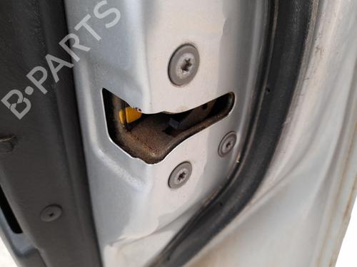 Used Front right lock NISSAN ALMERA I (N15) 2.0 D (75 hp) 31973617