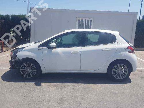 Used Parts PEUGEOT 208 I (CA_, CC_)  1.2 PureTech 82  894113