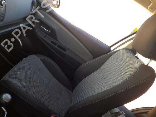 Used Right front seat TOYOTA YARIS (_P13_) 1.5 Hybrid (NHP130_, NHP130) (101 hp) 26395883