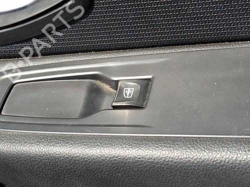 Used Right front window switch Right front window switch 37217255 37217255