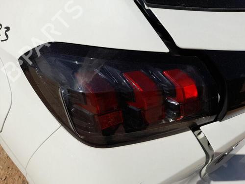 Used Left taillight PEUGEOT 208 II (UB_, UP_, UW_, UJ_) 1.5 BlueHDI 100 (102 hp) 29374143