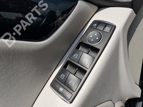 Used Left front window switch Left front window switch MERCEDES-BENZ C-CLASS (W204) C 200 CDI (204.001) (136 hp) 10656716 10656716