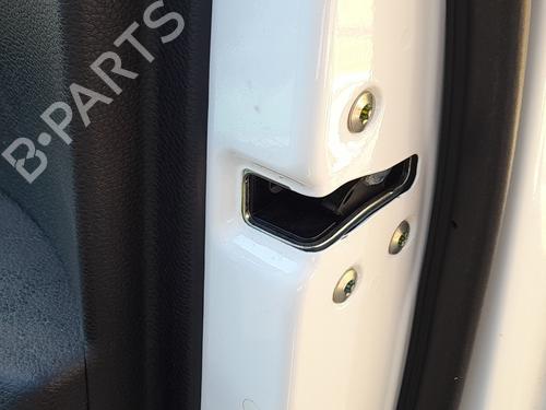 front-right-lock-kia-stonic-yb-2017-36109557 main image