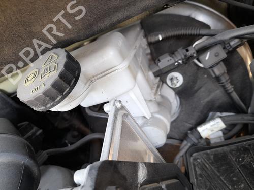Used Brake master cylinder CITROËN C5 AIRCROSS (A_) 1.2 PureTech 130 (ARHNSJ) (131 hp) 26565766
