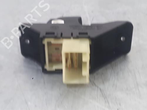 Left rear window switch KIA STONIC (YB) 1.0 T-GDi | BP37263781I29 - Image 3