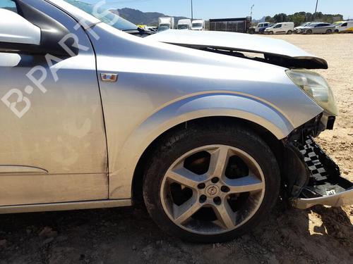 Forkjerm høyre OPEL ASTRA H GTC (A04) 1.7 CDTi (L08) (101 hp) 26458189