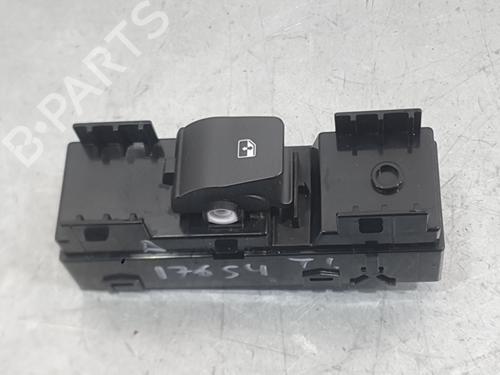 Venstre bagtil elrude kontakt Venstre bagtil elrude kontakt HYUNDAI i30 (PDE, PD, PDEN) 1.0 T-GDI (120 hp) 36302793 36302793